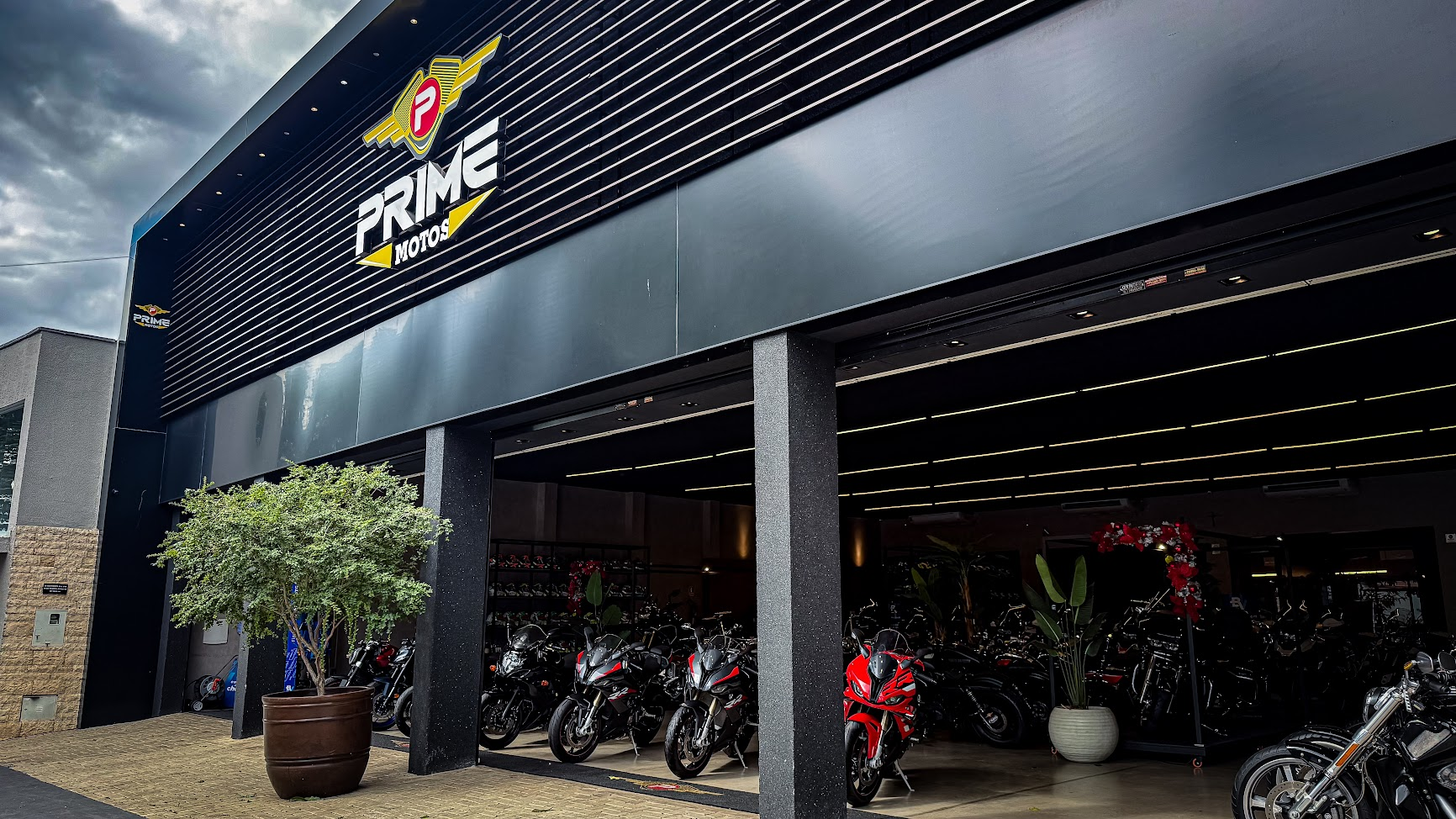 Fachada da loja Prime Motos Premium em Goiânia